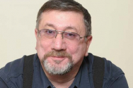 /news/segodnya-den-rozhdeniya-otmechaet-artist-i-zaveduyushchiy-truppoy-sergey-tongur/