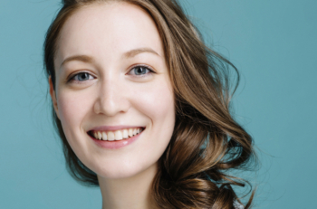 Сегодня День Рождения отмечает актриса Анастасия Шумилкина