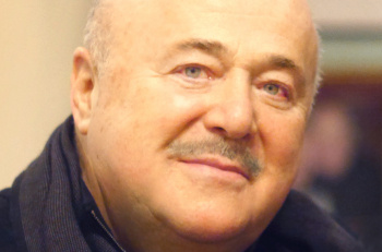 Дорогой Александр Александрович, с Днем Рождения!