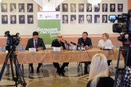 /news/bolshie-gastroli-teatra-et-cetera-prodolzhayutsya-v-ulan-ude/