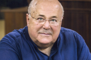 /news/aleksandr-kalyagin-stal-laureatom-premii-zvezda-teatrala-v-nominatsii-legenda-stseny/