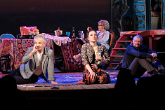 /news/zavershenie-bolshikh-gastroley-v-khabarovske-spektakl-patsient/