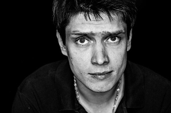 Сегодня День Рождения отмечает актер "Et Cetera" Максим Ермичев
