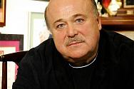 /news/aleksandr-kalyagin-pozdravil-zhenskuyu-polovinu-et-cetera-s-8-marta/