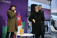 /news/aktery-teatra-et-cetera-prinyali-uchastie-v-knizhnom-festivale-krasnaya-ploshchad/
