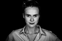 /news/segodnya-den-rozhdeniya-otmechaet-aktrisa-et-cetera-anastasiya-kormilitsyna/