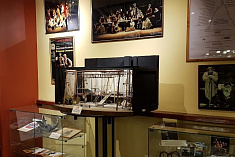 /news/23-dekabrya-et-cetera-predstavit-legendarnykh-stsenografov-i-ikh-raboty-v-nashem-teatre/