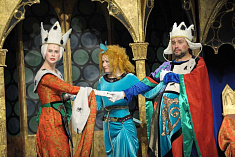 /news/segodnya-my-igraem-400-y-spektakl-tayna-tetushki-melkin/