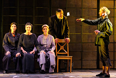 /news/slovo-aleksandra-kalyagina-po-povodu-100-go-yubileynogo-spektaklya-pozhary/