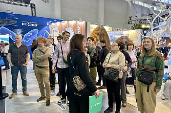 Сегодня артисты и сотрудники нашего театра посетили международную выставку-форум "Россия" 