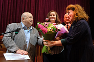 /news/segodnya-my-otkryvaem-novyy-teatralnyy-sezon-v-et-cetera-/