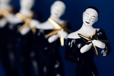 /news/spektakl-tvoy-pozyvnoy-geroy-v-short-liste-premii-zvezda-teatrala-2025/