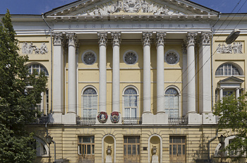 Артисты театра "Et Cetera" выступили перед военными в Госпитале им. Н.Н. Бурденко