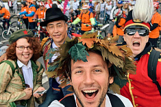 /news/aktery-et-cetera-prinyali-uchastie-v-velozaezde-teatral/