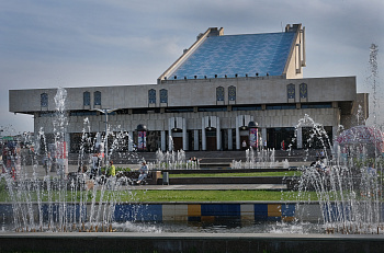 Завершение гастролей театра "Et Cetera" в Казани: спектакль "Стакан воды"