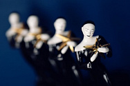 /news/long-list-premii-zvezda-teatrala-2026-pavel-proninv-nominatsii-rezhisser-so-spketaklem-pyat-lozhek-e/