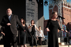 /news/vecher-poezii-60-e-na-knizhnom-festivale-krasnaya-ploshchad/