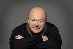 /news/segodnya-den-rozhdeniya-otmechaet-nash-khudozhestvennyy-rukovoditel-aleksandr-kalyagin/