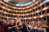 /news/la-repubblica-di-roma-gogol-i-revizor-moskovskoy-shkoly-v-teatre-argentina/