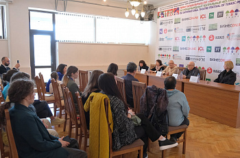 11 июня состоялась пресс-конференция, посвященная "Большим гастролям" театра "Et Cetera"