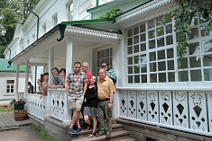 /news/podgotovka-k-premere-sleduyushchego-sezona-poezdka-v-yasnuyu-polyanu/