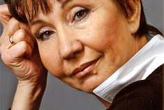 /news/segodnya-yubileynyy-den-rozhdeniya-otmechaet-narodnaya-artistka-rf-lyudmila-borisovna-dmitrieva/