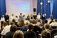 /news/proekt-teatr-v-shkole-master-klass-po-akterskomu-masterstvu-aktrisy-ekateriny-egorovoy/