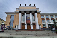 /news/gastroli-kollektiv-spektaklya-lodochnik-pribyl-v-magadan/