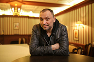 /news/radio-moskva-fm-zapis-efira-programmy-vykhodnye-dannye-s-uchastiem-rezhissera-vladimira-skvortsova/