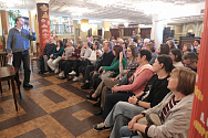 /news/moskva-i-moskvichi-kak-my-otmetili-den-goroda-v-teatre-et-cetera/