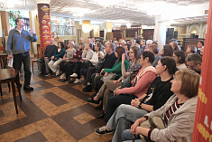 /news/moskva-i-moskvichi-kak-my-otmetili-den-goroda-v-teatre-et-cetera/