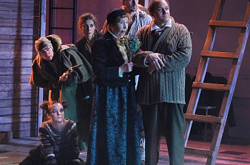 Замена спектакля "Старосветские помещики" Н.Гоголя 6 сентября на спектакль "Ваш Чехов" А.Артамоновой 