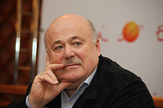 /news/aleksandr-kalyagin-nagrazhden-ordenom-za-zaslugi-pered-otechestvom-/