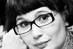 /news/segodnya-yubileynyy-den-rozhdeniya-otmechaet-zav-grimernym-tsekhom-khudozhnik-grimer-mariya-maksimov/