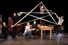 /news/repetitsii-spektaklya-byt-priurochennogo-k-75-letiyu-pobedy/