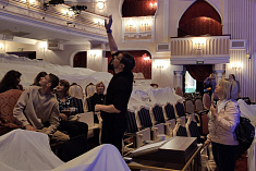 /news/v-den-goroda-my-proveli-ekskursiyu-po-teatru-s-poeticheskoy-programmoy/