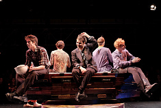 /news/zamena-spektaklya-moya-zhizn-na-spektakl-lodochnik-13-fevralya/