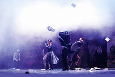 /news/spektakl-vano-i-niko-rezhissera-roberta-sturua-na-chekhovskom-teatralnom-festivale/