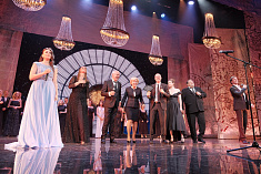 /news/videorolik-peredacha-simvola-goda-teatra-v-et-cetera/