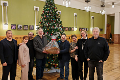 /news/nash-teatr-peredal-teatralnuyu-estafetu-dobra-lenkomu-marka-zakharova/