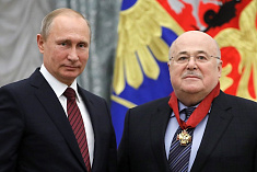 /news/vladimir-putin-vruchil-aleksandru-kalyaginu-orden-za-zaslugi-pered-otechestvom-ii-stepeni/