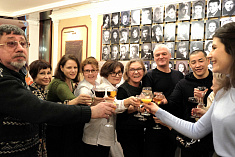 /news/prazdnichnyy-banket-v-chest-100-go-yubileynogo-spektaklya-pozhary/