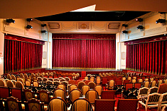 /news/otkryta-zapis-na-proslushivaniya-dlya-akterov-v-et-cetera/