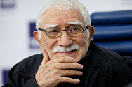 /news/ne-stalo-narodnogo-artista-sssr-armena-dzhigarkhanyana/